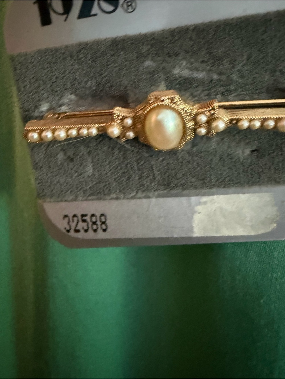 1928 Gold-Tone Pearl Bar Brooch with Ivory Center Pearl